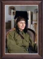 Obraz Janina Lewandowska portret w drewnianej ramie ze szkłem