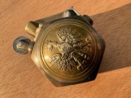 Zapalniczka benzynowa ozdobiona guzikami dla Lotnika Polskiego