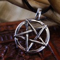 Pentagram satanistyczny naszyjnik amulet talizman