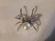 Broszka w kształcie pająka