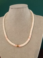 Naszyjnik z muszli i mosiądzu