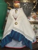 LALKA KOLEKCJONERSKA W STROJU LUDOWYM ŁOTWA z METKĄ