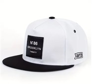 Stylowa czapka z daszkiem Brooklyn N°86 – biel i czerń