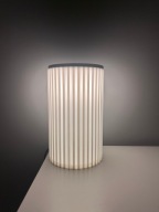 Lampion LED dekoracyjny biały ryflowany 24 cm – nowoczesna lampka stołowa