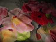 POSZWA NA KOŁDRE, KWIATY - szer. 155 cm