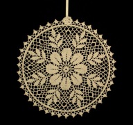 Zawieszka ozdoba na okno szydełkowa 28cm ecru (Z122)