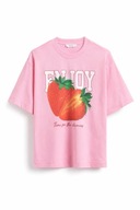 Różowy t-shirt oversize w truskawki bawełna cukierkowy róż, pudełkowy krój