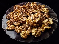 Orzechy włoskie łuskane tylko połówki 1 kg 2025 r.