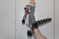 Król Julian – ręcznie robiona maskotka z Himalaya Dolphin Baby (ok. 30 cm)