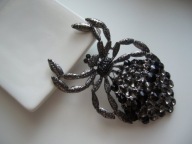 PIĘKNA DUŻA BROSZKA WISIOR PAJĄK KRYSZTAŁKI