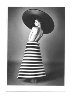 Pocztówka - Moda futurystyczna / Spheres 10 / kapelusz