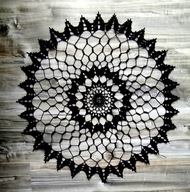 Czarna szydełkowa serwetka śr. 62 cm