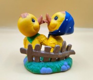 Całujące się kaczuszki - śliczna scenka - figurka z porcelany
