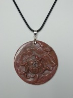 Naszyjnik rzemyk zawieszka wisiorek rzeźbiony kamień rodonit kwiat piwonia