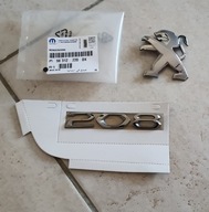 PEUGEOT 208 II EMBLEMAT ZNACZEK TYŁ 9823228180