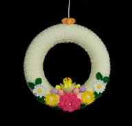 Zawieszka wianek ozdoba wielkanocna na okno szydełkowa 22cm (Z223)