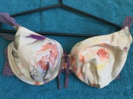 Biustonosz usztywniany w kwiatowe wzory rozmiar 75A