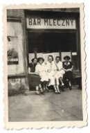 D28 Cieszyn Teschen Bar Mleczny ekspedientki na przerwie Plakaty Mennicza 2