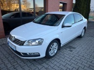 Volkswagen Passat 1.6 diesel 105 KM 6 biegow zarej w PL zadbany zamia