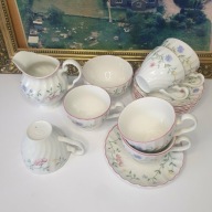 Johnson Brothers zestaw filiżanek 6 os. + mlecznik, cukiernica, kwiaty