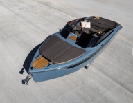 Nowy jacht motorowy Cranchi E26 Classic z silnikiem Volvo Penta 350 HP
