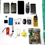 Zestaw elektroniki (telefony, urządzenia, słuchawki, zabawki, elektronika)