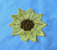 APLIKACJA NASZYWKA KWIATEK JASNO ŻÓŁTY 14,5 cm