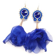 Kolczyki sutasz kobaltowe chabrowe niebieskie złote kwiaty boho wesele ślub