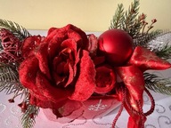 Stroik Bożonarodzeniowy Czerwony z Różami i Bombkami Dekoracja Świąteczna