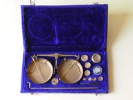 Stara waga jubilerska.