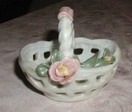 ozdobny porcelanowy koszyczek
