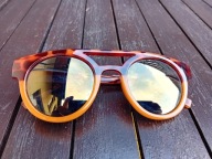 KULTOWE OKULARY PRZECIWSŁONECZNE KOMONO