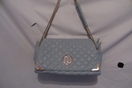 TOREBKA PIKOWANA ZŁOTE ŁAŃCUCHY NA RAMIĘ