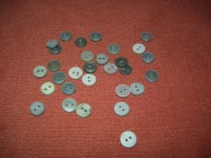 GUZIKI MAŁE, POPIELATE VINTAGE - 30 SZTUK