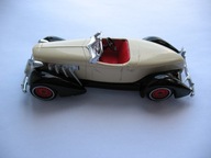 MATCHBOX MODEL SAMOCHODU AUBURN Z 1935 stara ZABAWKA 1979