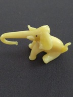 Szklany słonik, ręczna robota, szkło uranowe 2,3cm, Jarosław Brychta (A54)