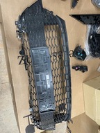 TOYOTA COROLLA E-21 KOMBI HB KRATKA ŚRODKOWA ZDERZAKA PRZEDNIEGO PRZÓD