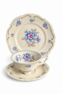 Filiżanka ze spodkiem i talerzykiem – porcelana kwiatowa, zestaw 3 el.