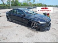 Volvo S60 b5 Plus Dark Theme, 2024r., 2.0L 2.0 Benzyna 247KM