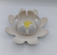 świecznik świetna Lilia Wodna z ceramiki - ślicznie wygląda na żywo !