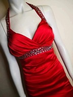 Czerwona satynowa mini sukienka z ozdobnymi kamieniami (13)
