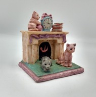 TRZY kotki przy kominku ŚLICZNA mini figurka !