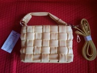 Torebka żółta damska ze splotem kratka Sinsay