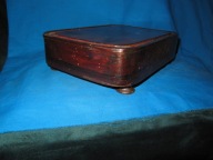 ---Inkrustowana konsola pod Zegar Kominkowy