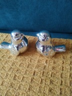 Małe gładkie wróbelki w srebrnym kolorze