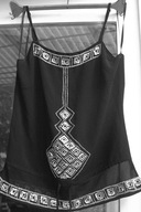 śliczny czarny top z koralikami i cekinami r 36-40