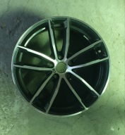 IDEALNA Bmw m-pakiet g30 g31 felga 8jx18 cali et30 5x112 8747407 aluminiowa