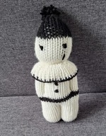 PIERROT NR DWA z włóczki ręcznie robiony na drutach Handmade pluszak [#10]