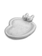 figura betonowa Ogrodowe Poidełko z betonu dla ptaków w kształcie Serca