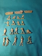 Żołnierzyki plastikowe, płaskie 18 szt.+ 3 samochody pancerne kioskowcy PRL